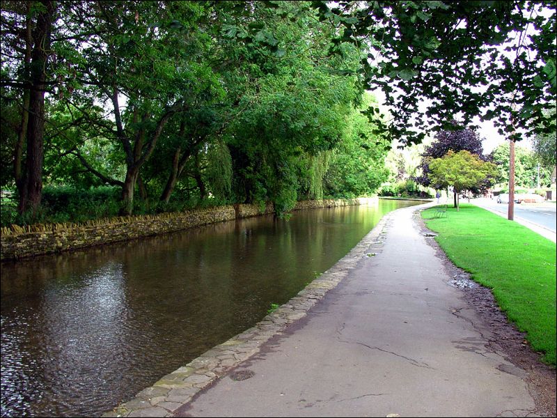 gal/holiday/Cotswolds 2004 - Bourton-on-the-Water/Bourton-on-the-Water_DSC02006.jpg